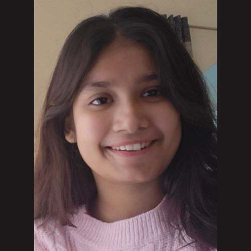 samia-farzana-holding-books